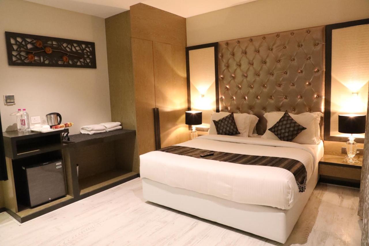 Hotel The Imperial Grand Ujjain Zewnętrze zdjęcie
