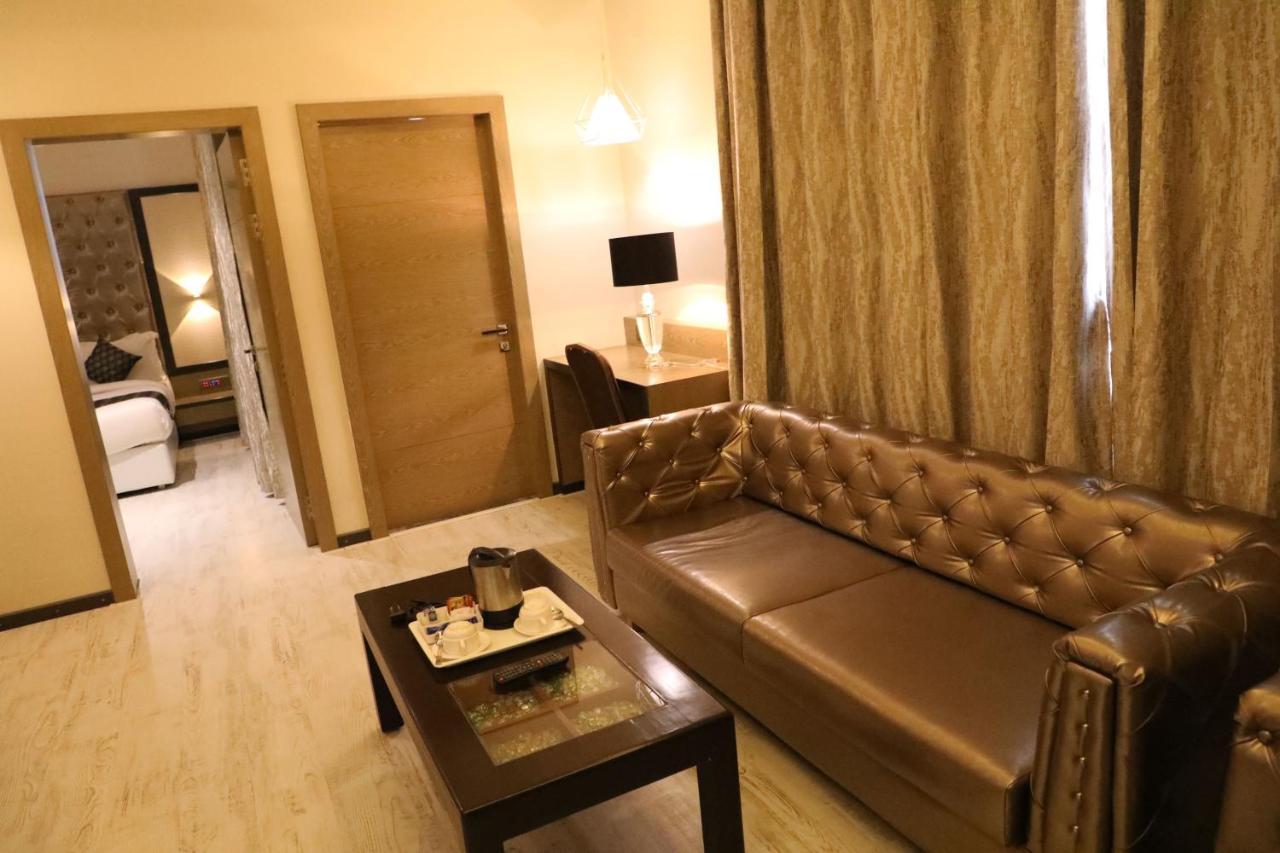 Hotel The Imperial Grand Ujjain Zewnętrze zdjęcie