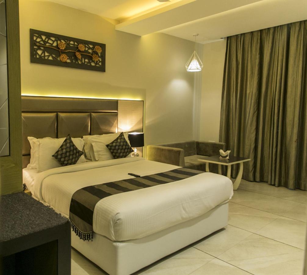 Hotel The Imperial Grand Ujjain Zewnętrze zdjęcie