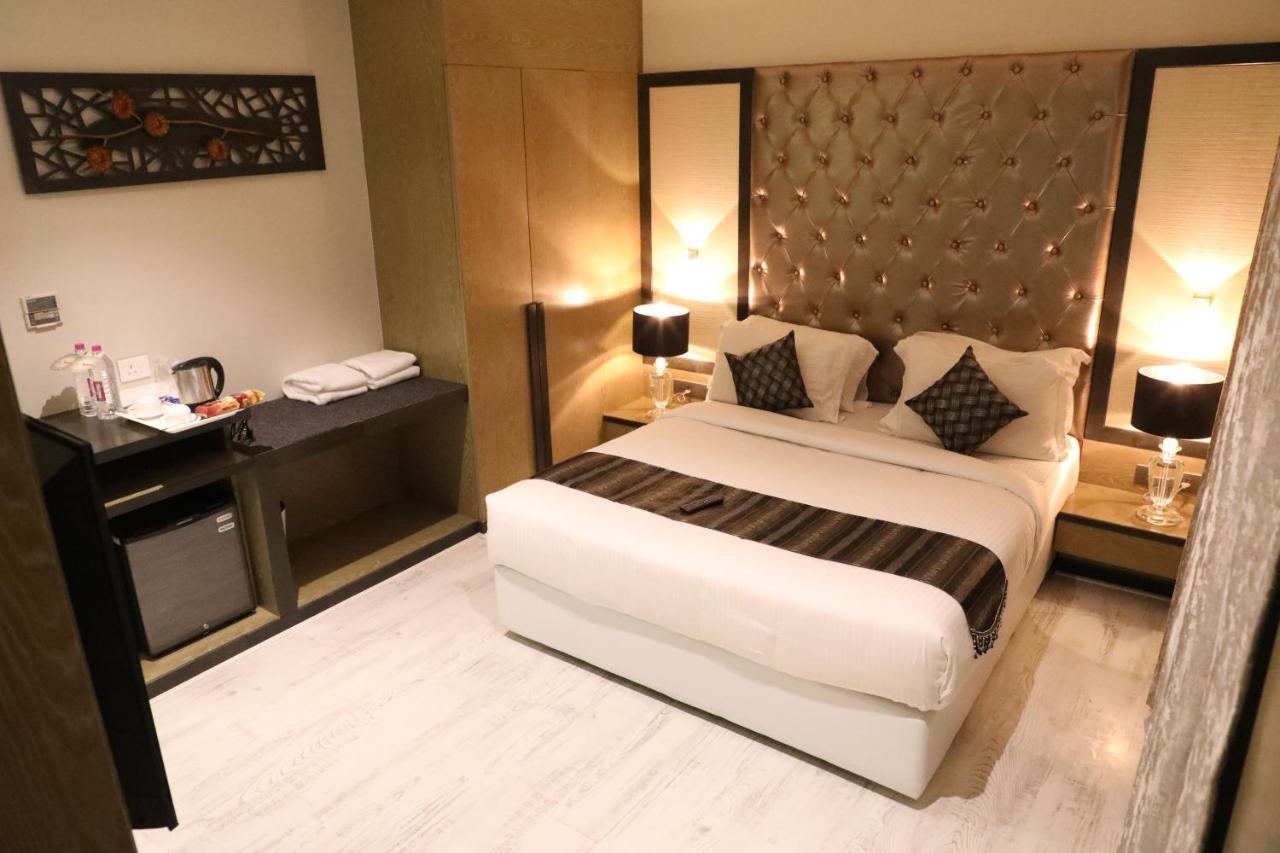 Hotel The Imperial Grand Ujjain Zewnętrze zdjęcie