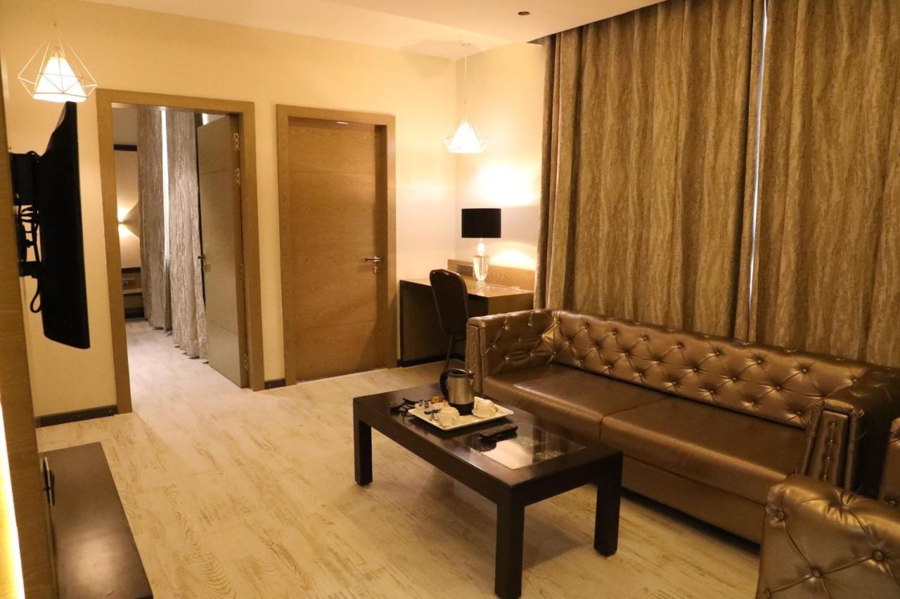 Hotel The Imperial Grand Ujjain Zewnętrze zdjęcie